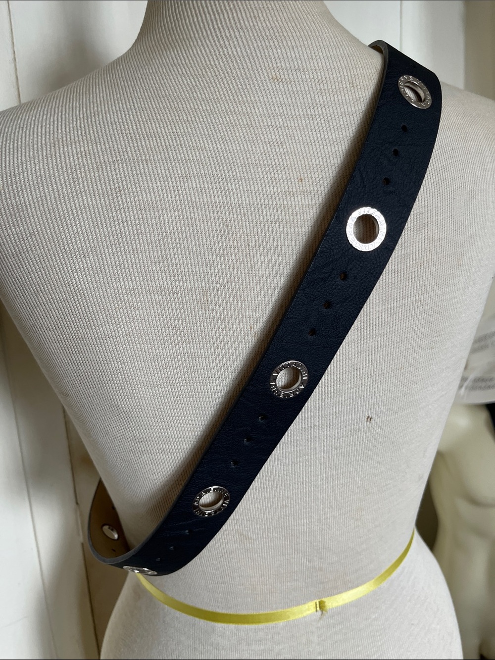 NWT Adrienne Vittadini Black Leather Strap with Silver-Tone Buckle Size L/XL - Picture 3 of 8